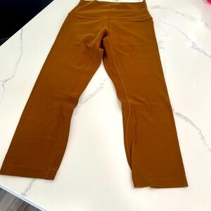 Lululemon size 4 21” leggings